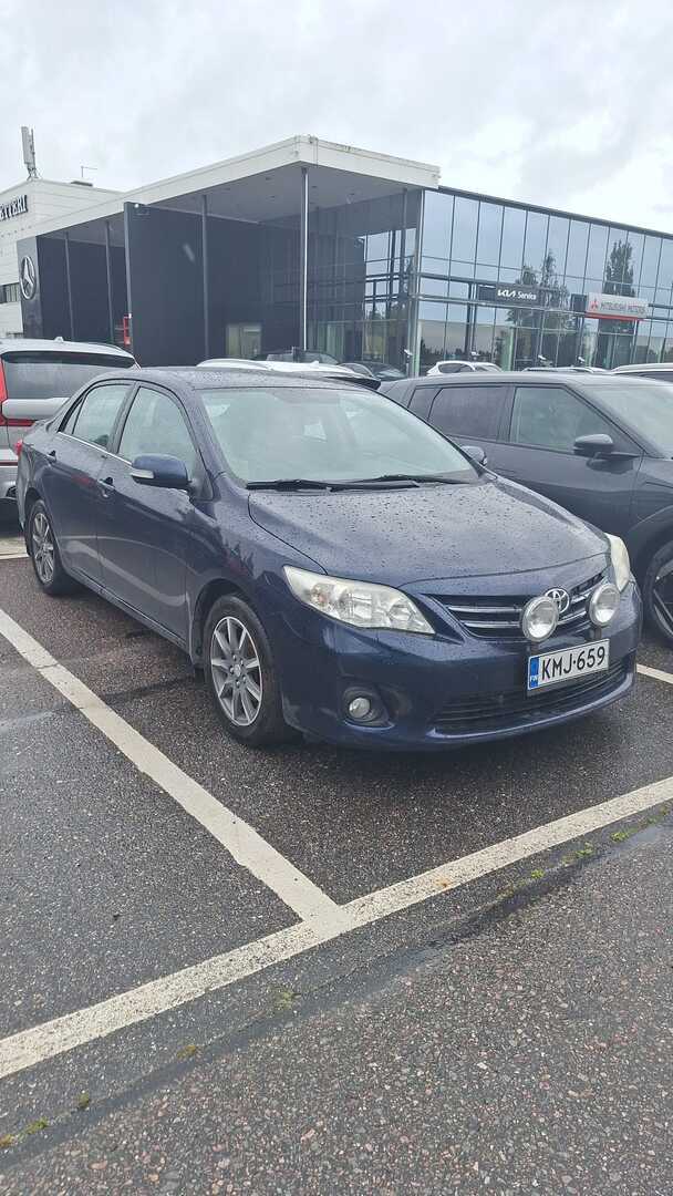 TOYOTA Corolla 2012