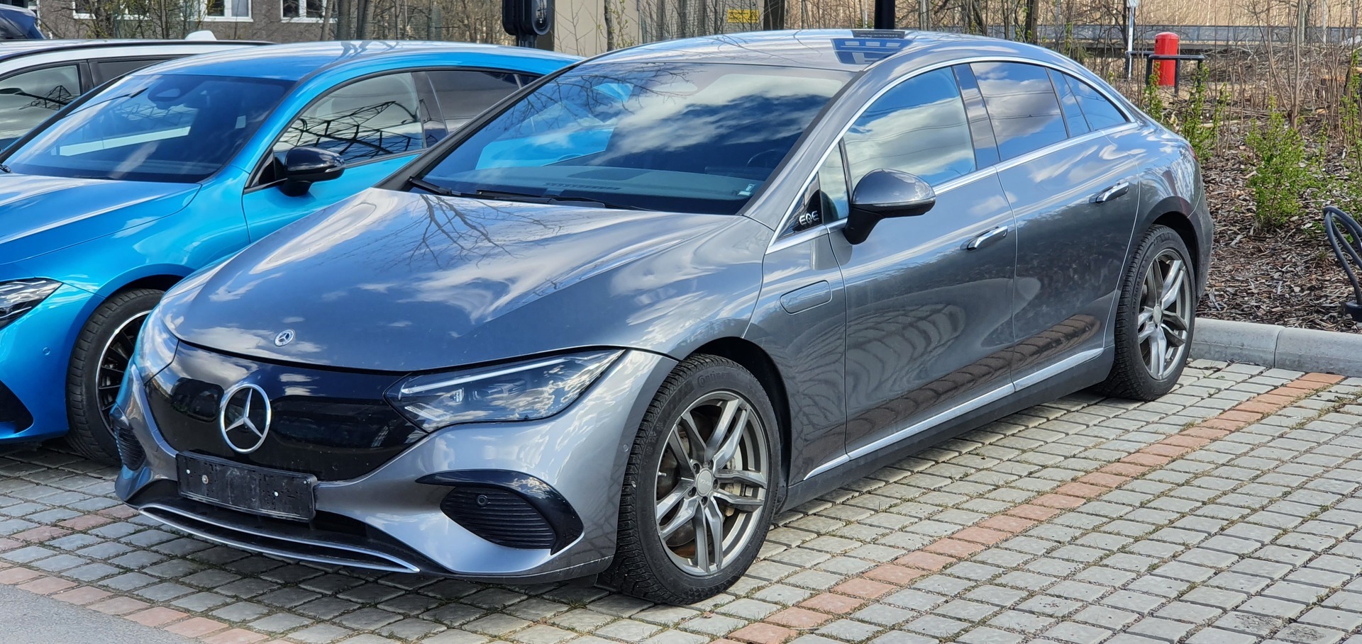 MERCEDES-BENZ EQE 2023