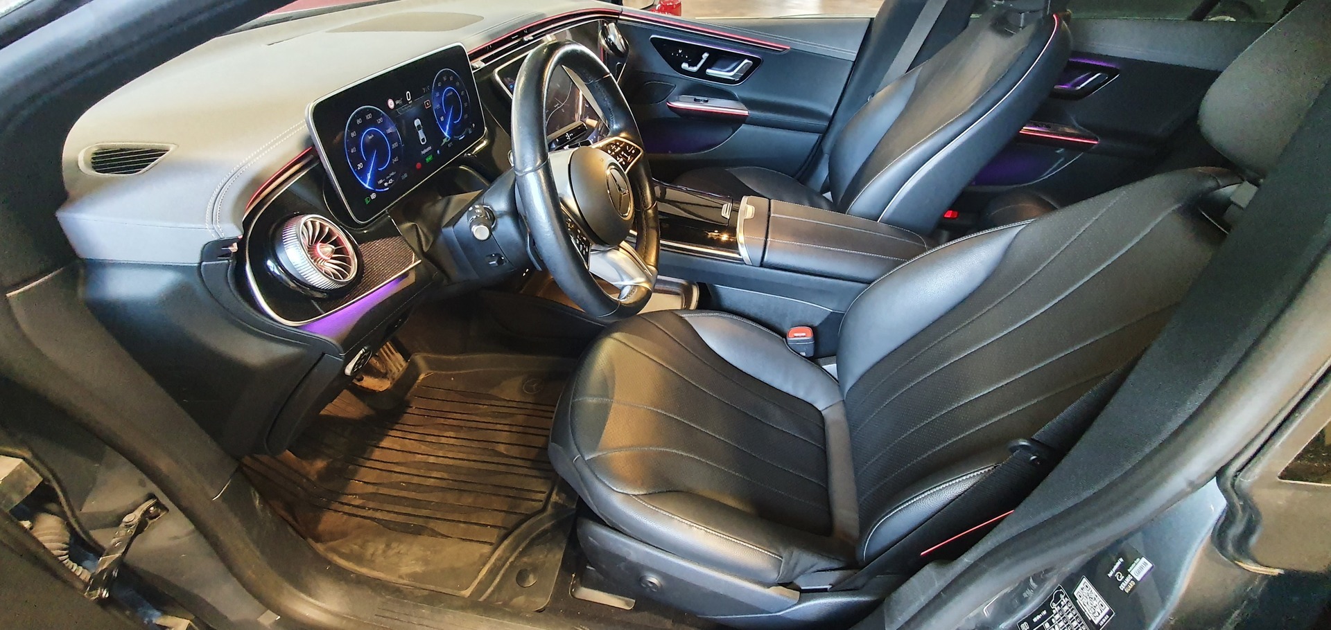 MERCEDES-BENZ EQE 2023