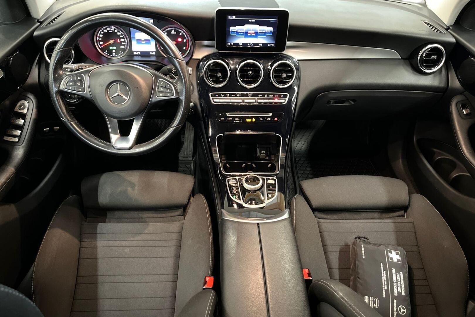 MERCEDES-BENZ GLC 10