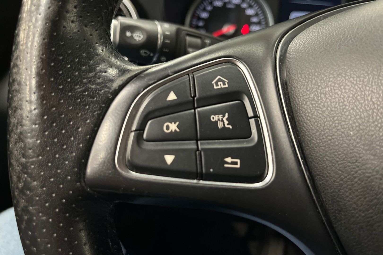 MERCEDES-BENZ GLC 17