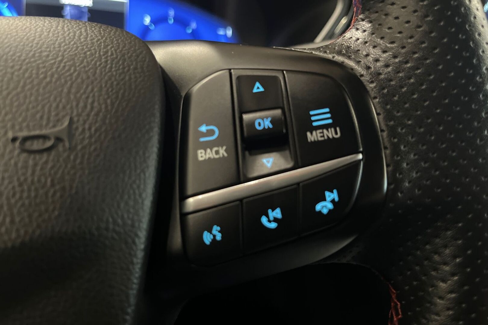 FORD Kuga 17