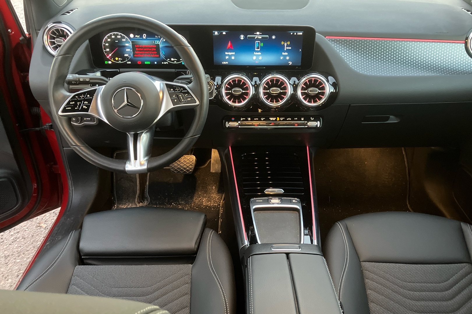 MERCEDES-BENZ B 2023