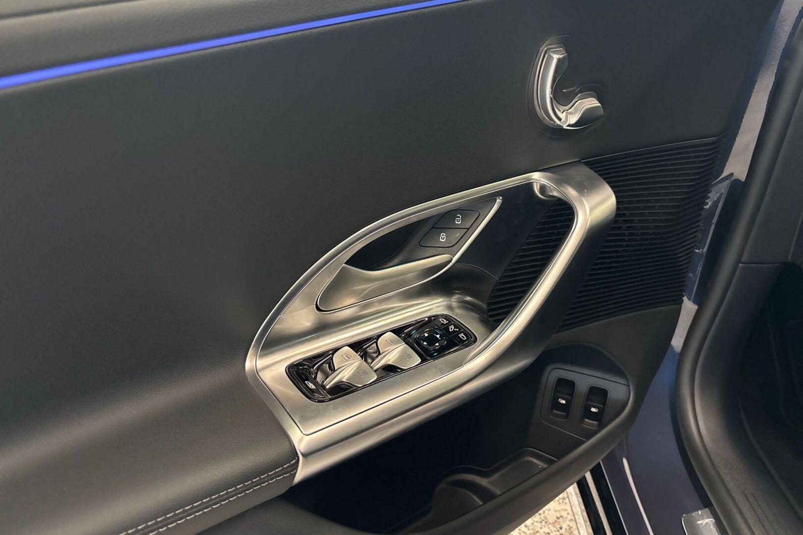 MERCEDES-BENZ C 2026
