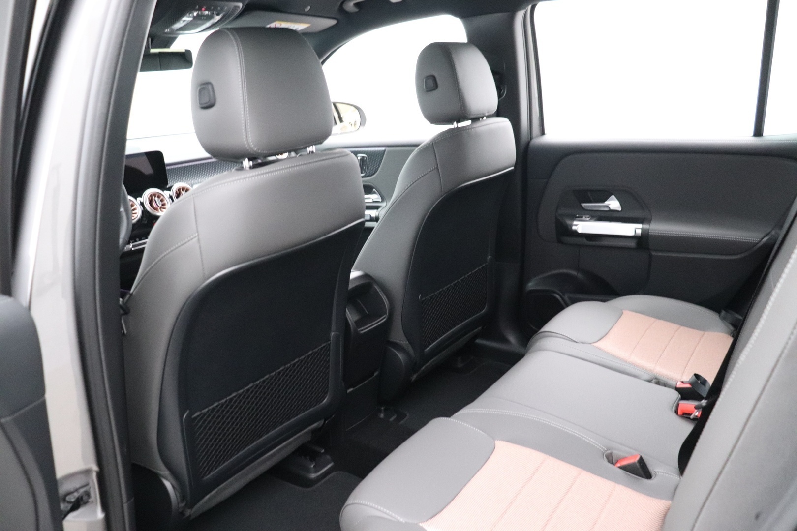 MERCEDES-BENZ EQB 2025