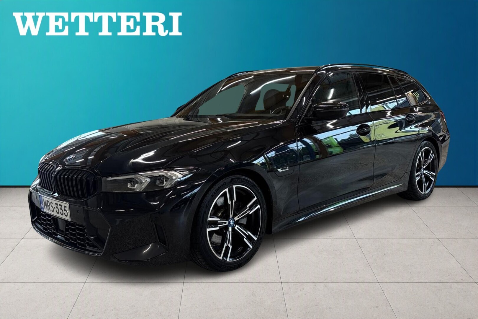 BMW 330 2023