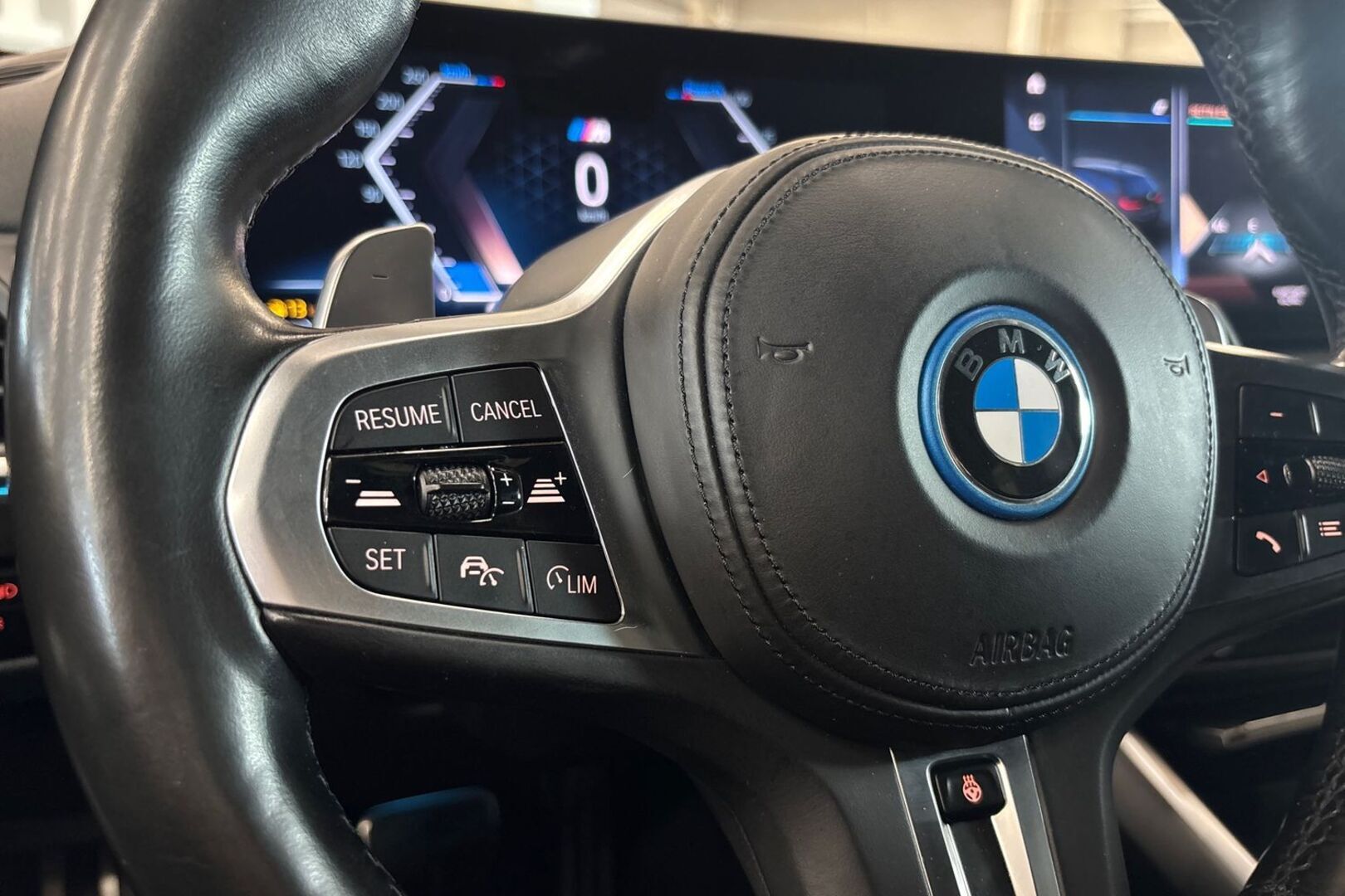 BMW 330 2023
