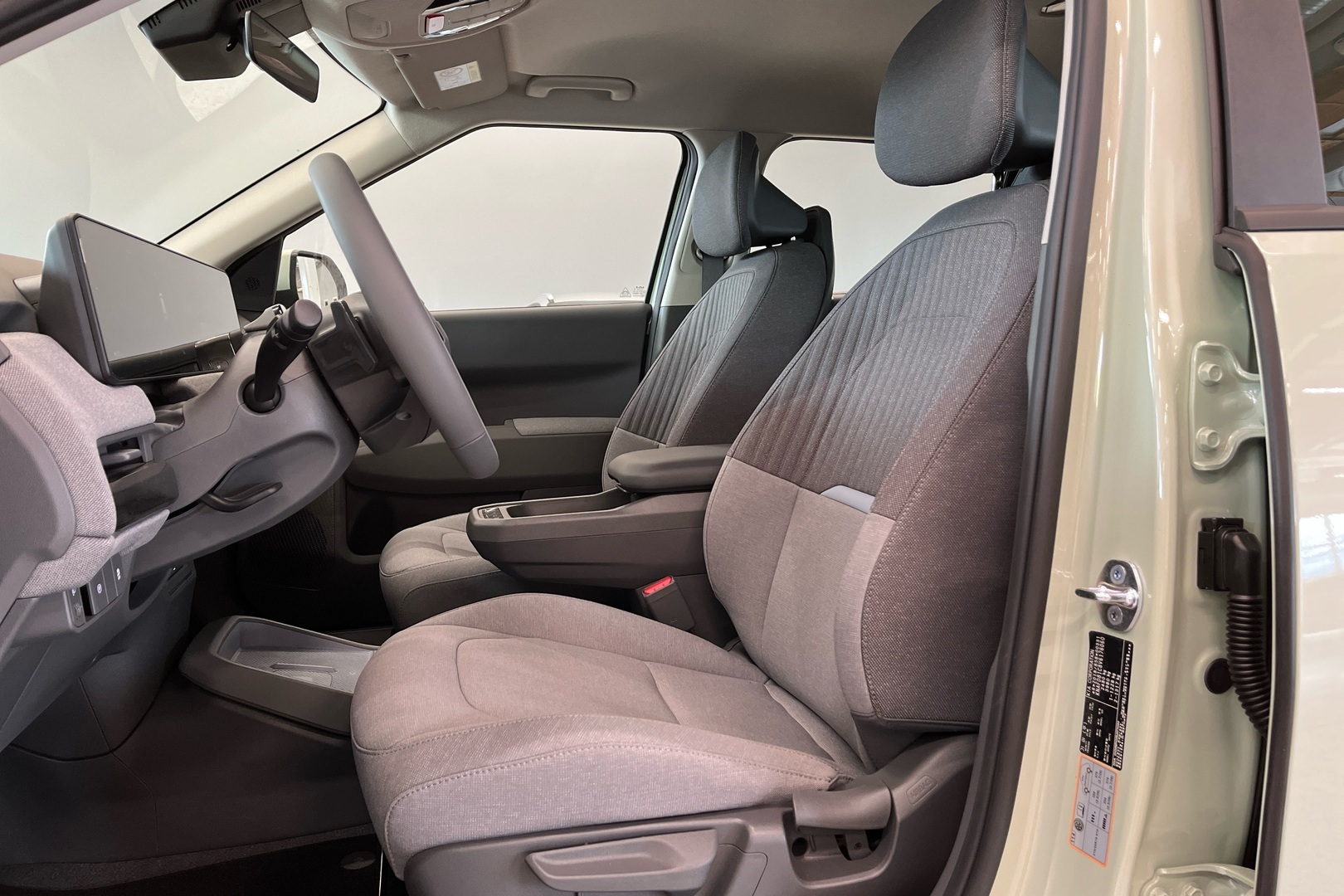 KIA EV3 10
