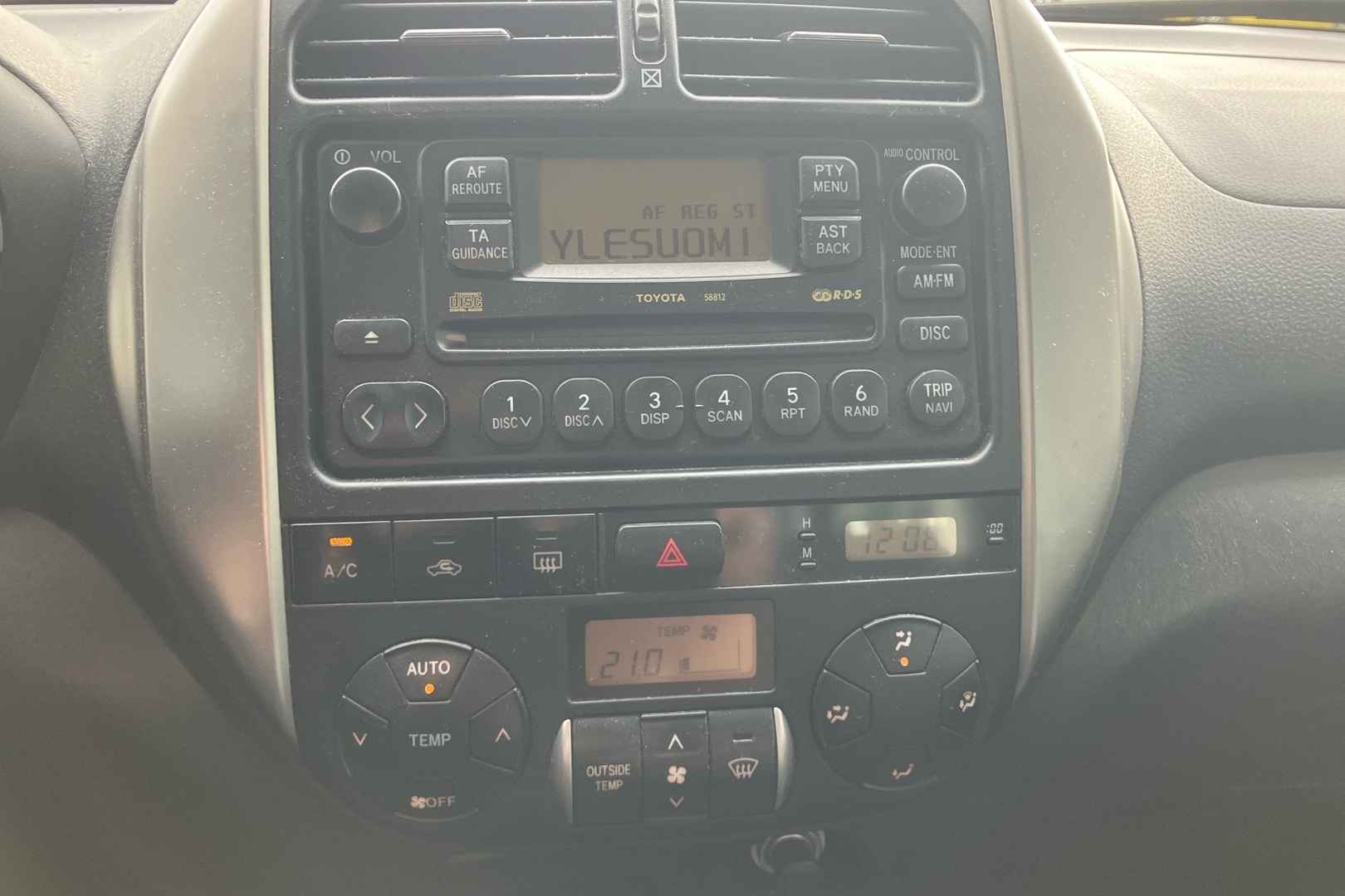 TOYOTA RAV4 2004