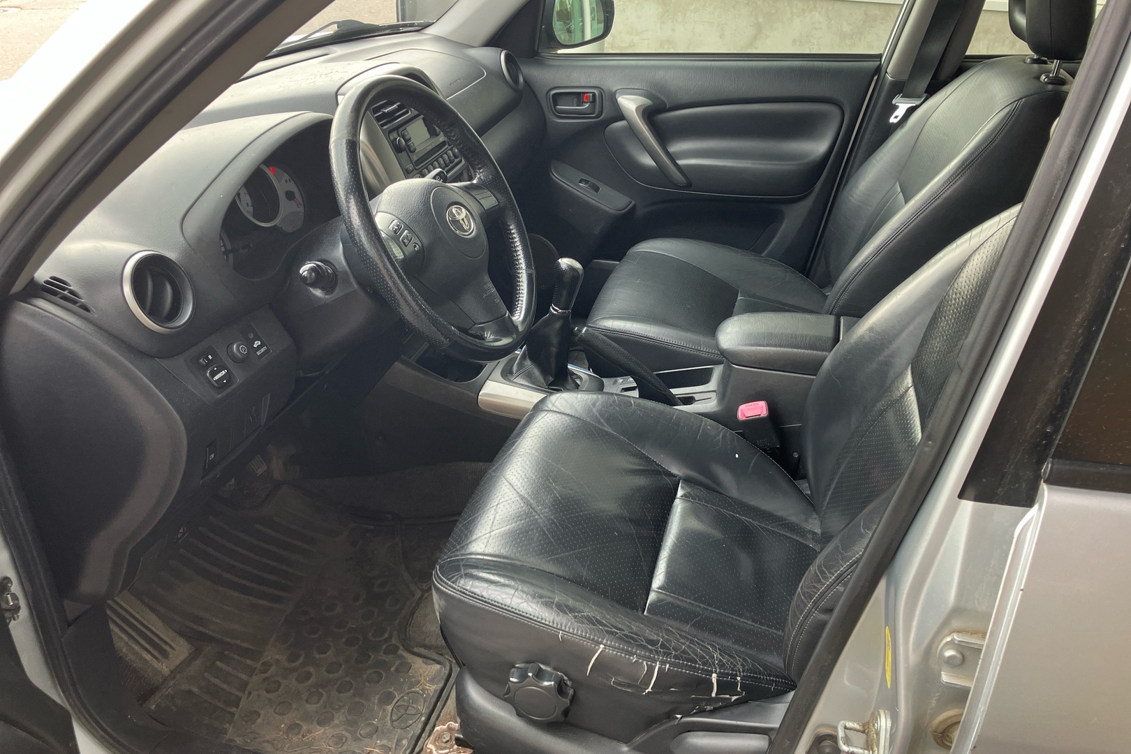 TOYOTA RAV4 2004