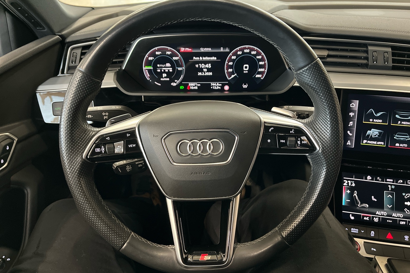 AUDI e-tron 2022
