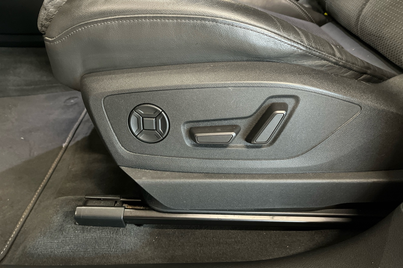 AUDI e-tron 2022