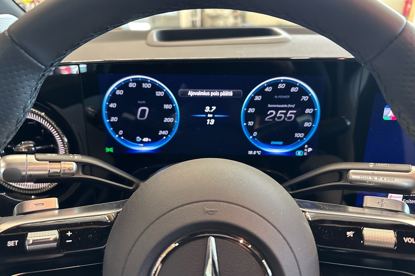 MERCEDES-BENZ GLB 2026