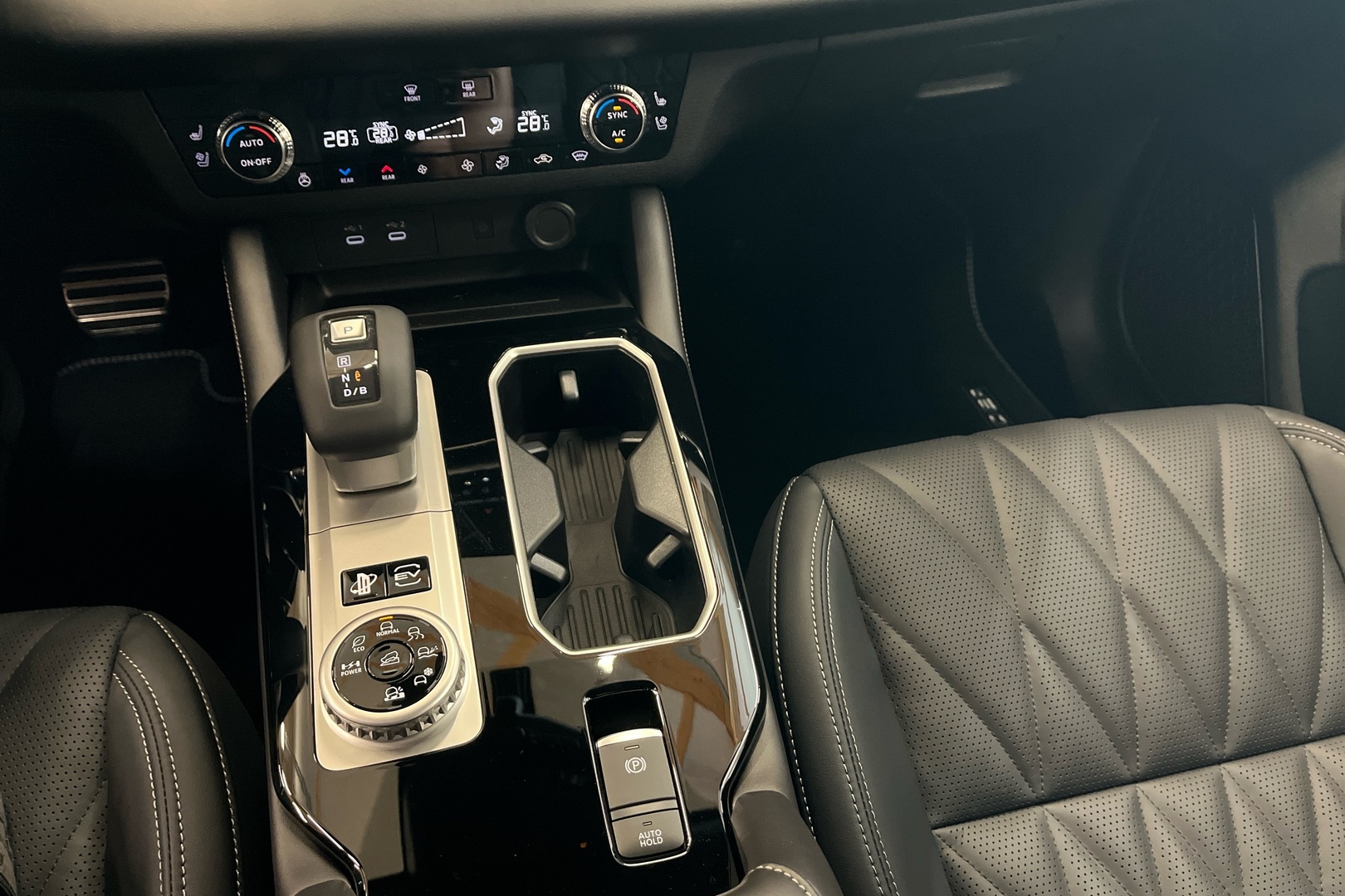 MITSUBISHI Outlander 2026
