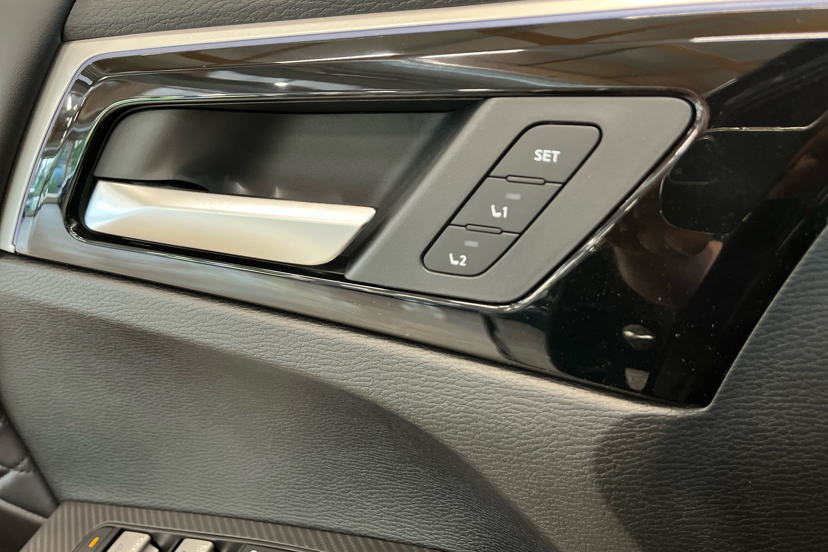 MITSUBISHI Outlander 2026