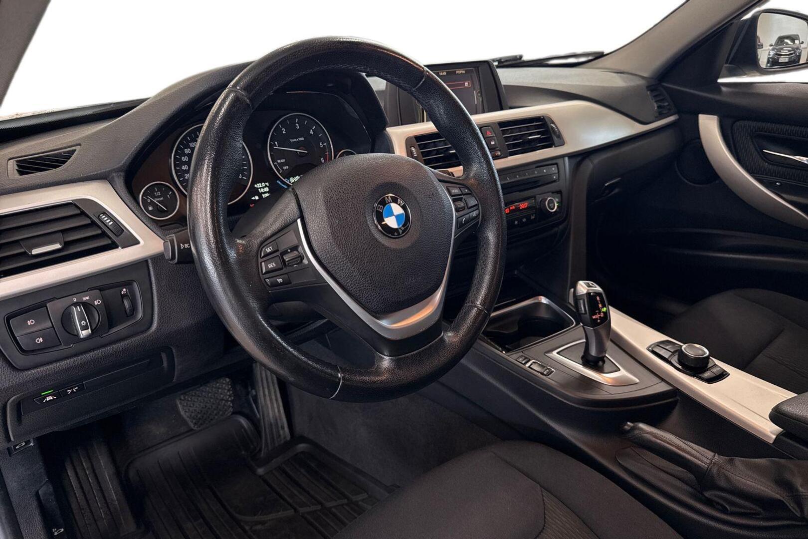 BMW 318 2013