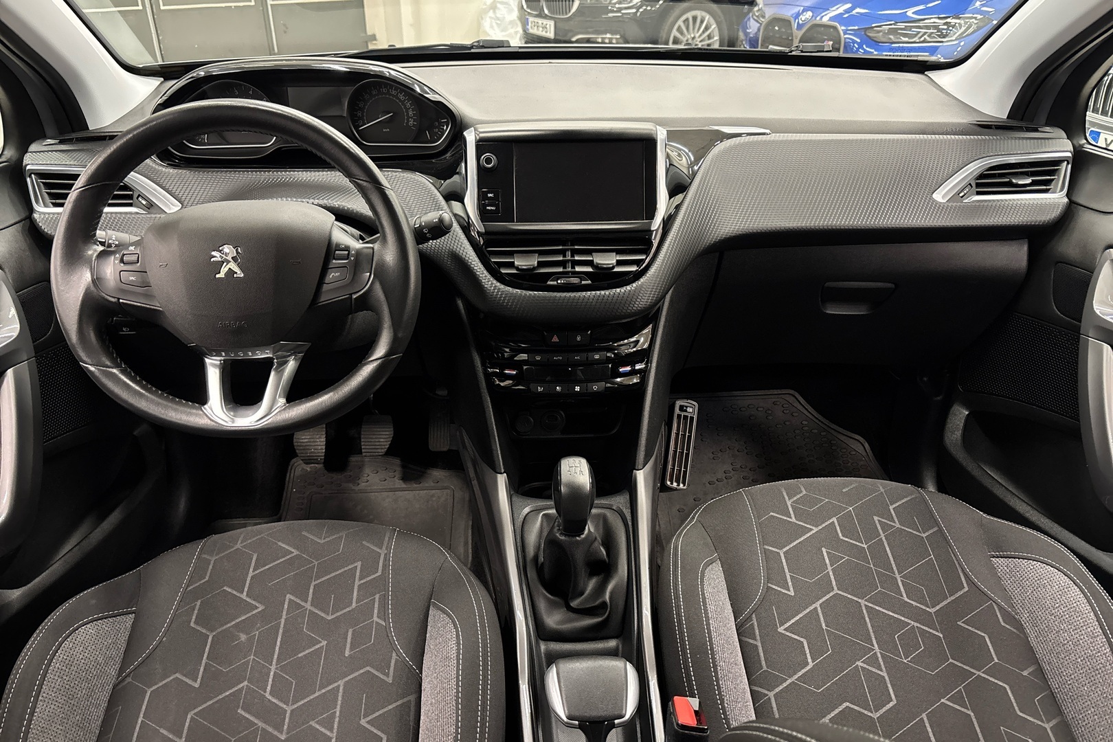 PEUGEOT 2008 2018