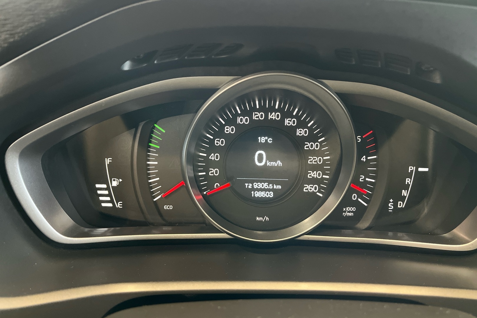 VOLVO V40 2014