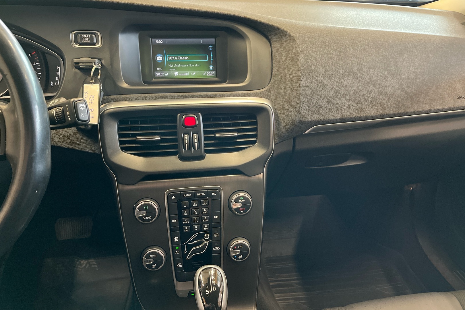 VOLVO V40 2014