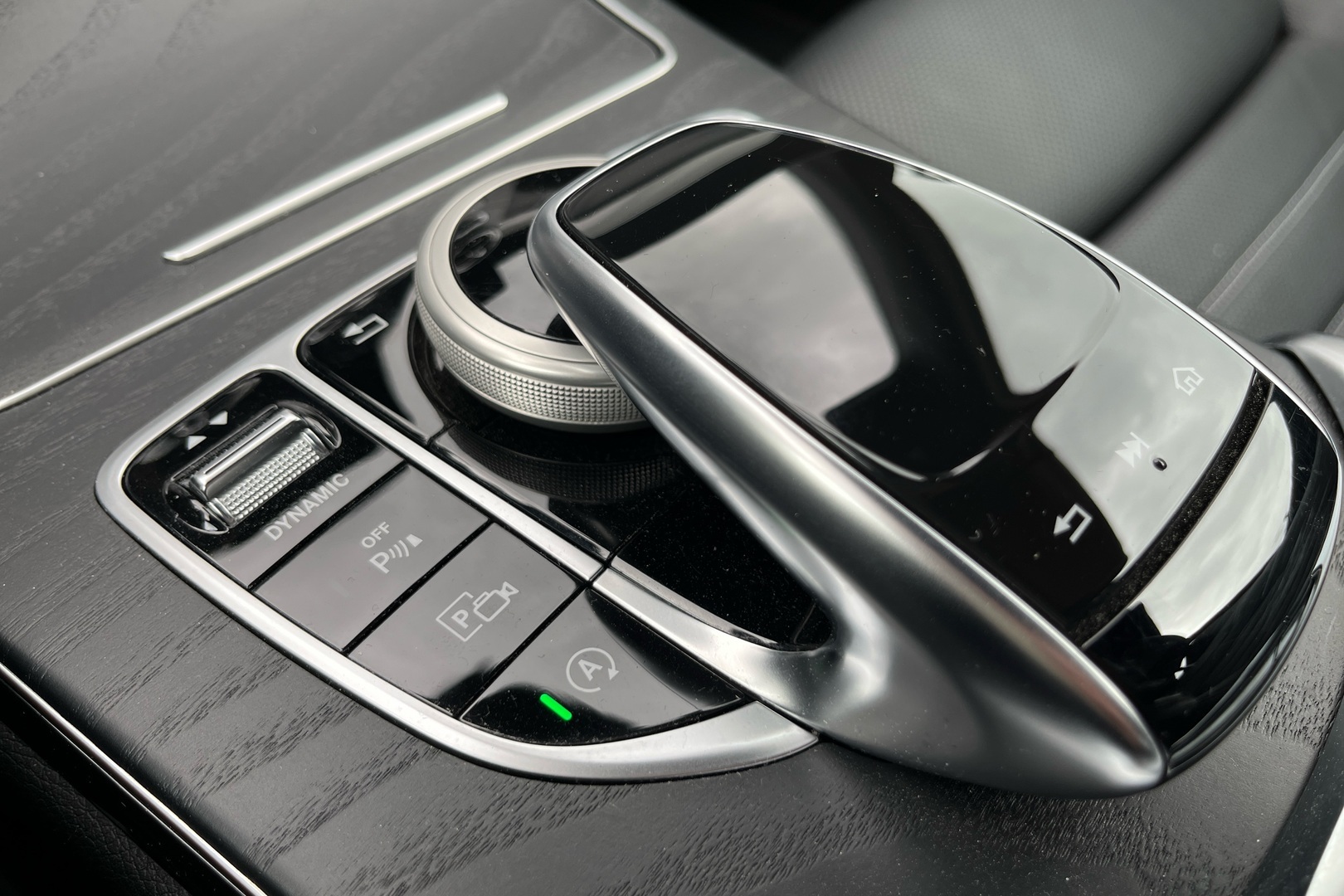 MERCEDES-BENZ C 2021