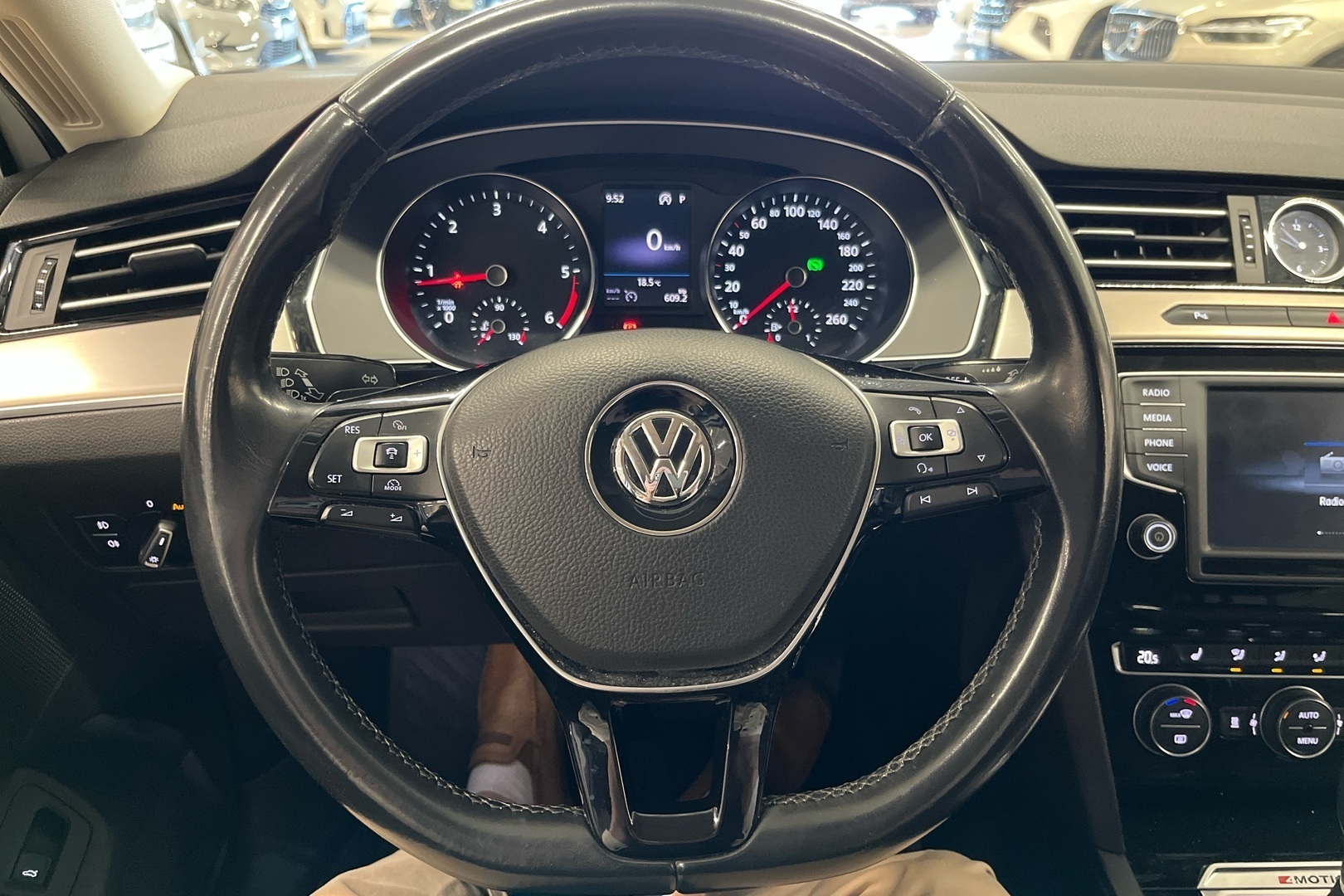 VOLKSWAGEN Passat 2017