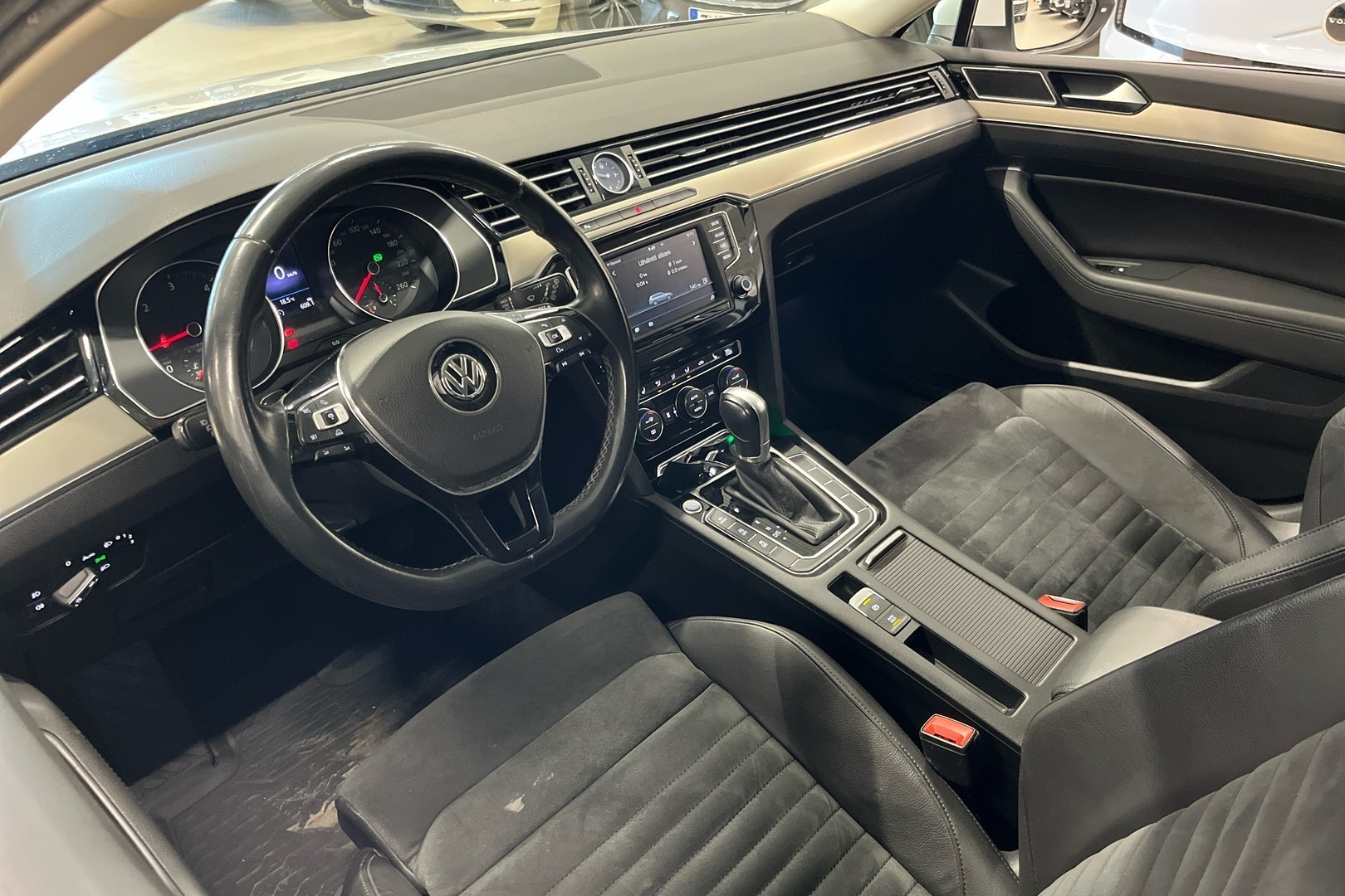 VOLKSWAGEN Passat 2017