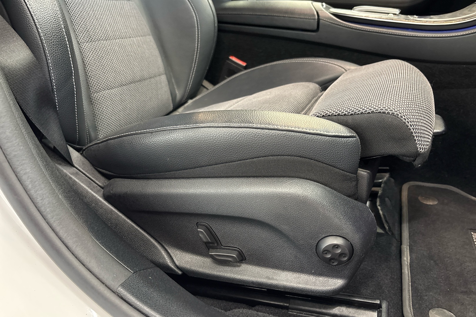 MERCEDES-BENZ E 2021