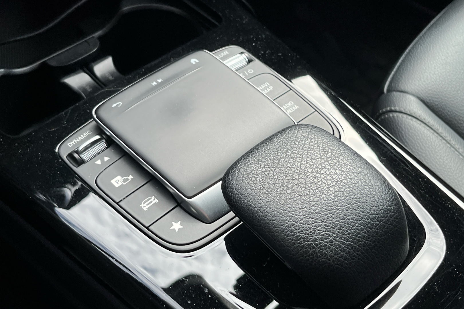 MERCEDES-BENZ CLA 2021