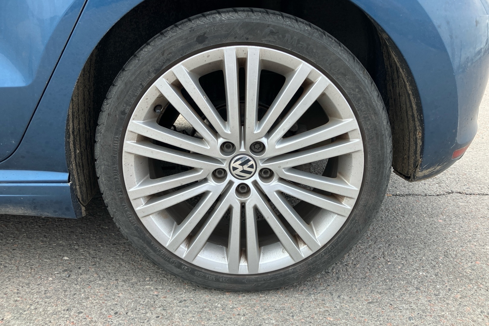 VOLKSWAGEN Polo 2014