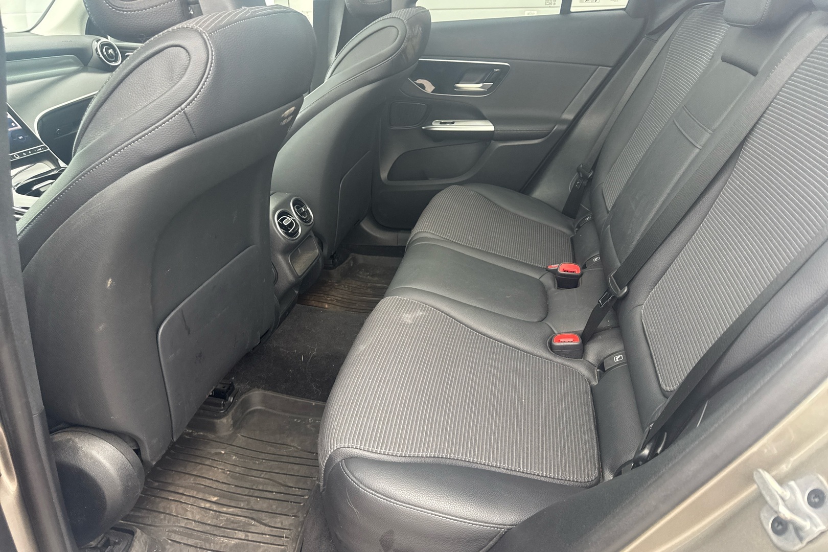 MERCEDES-BENZ GLC 2023