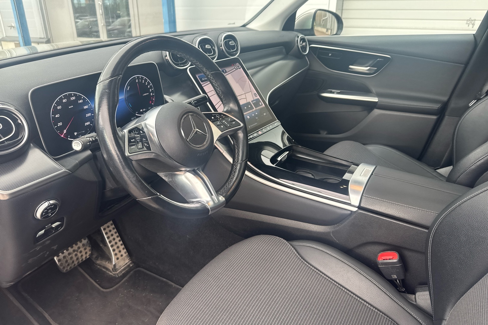 MERCEDES-BENZ GLC 2023