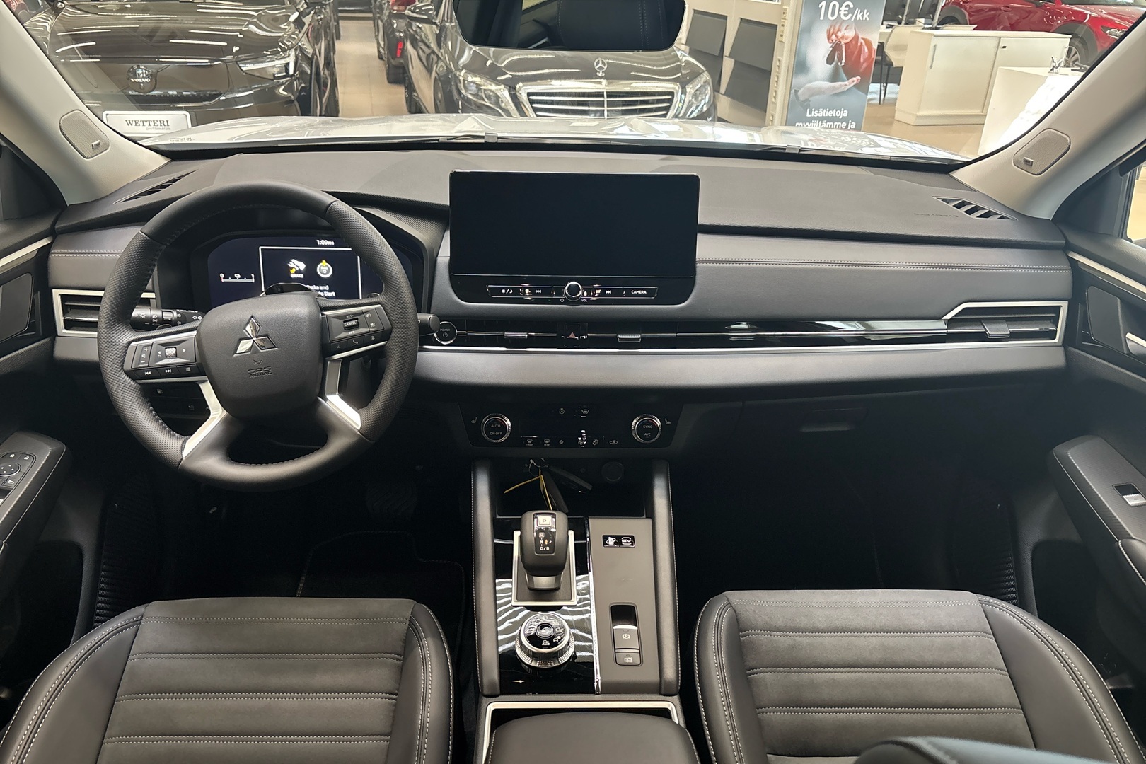 MITSUBISHI Outlander 2025