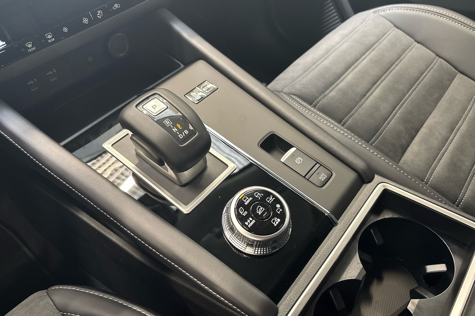 MITSUBISHI Outlander 2025