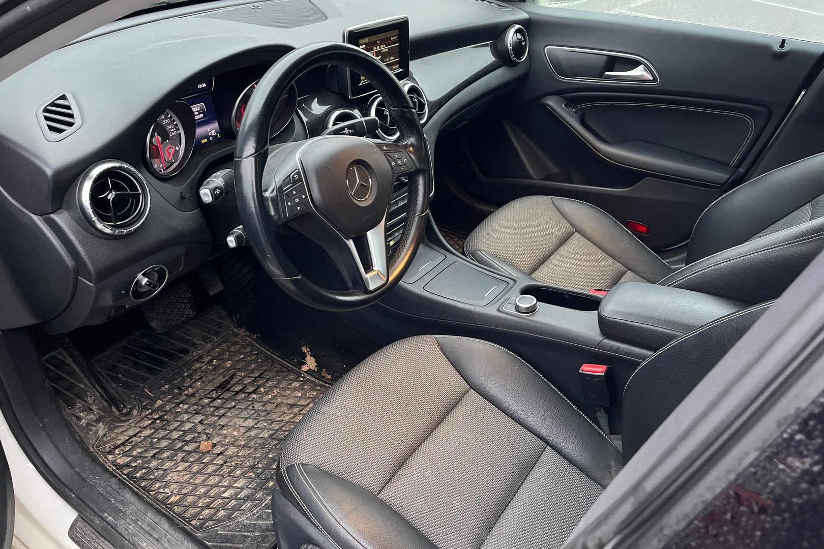 MERCEDES-BENZ CLA 2014