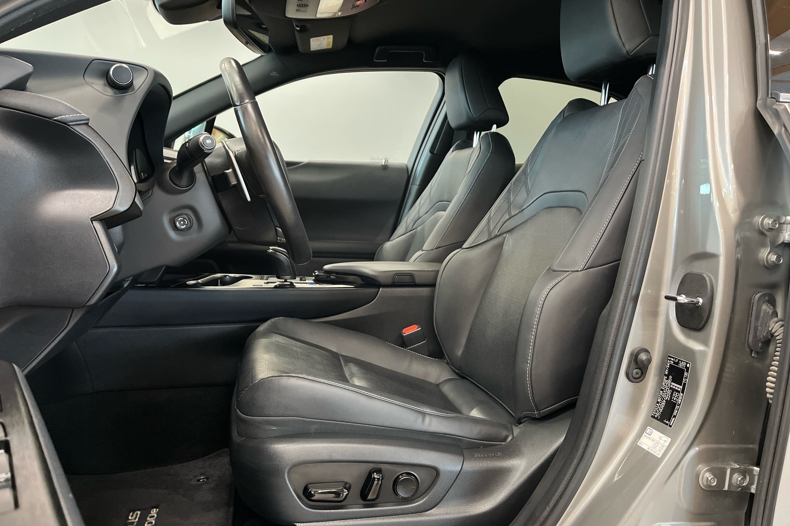 LEXUS UX 2022