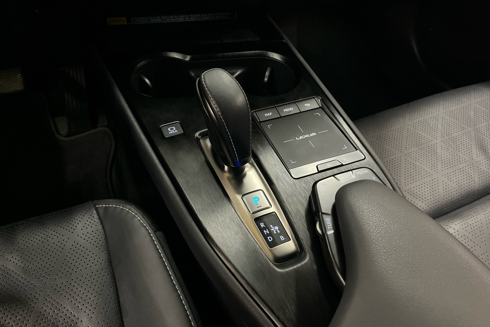 LEXUS UX 2022