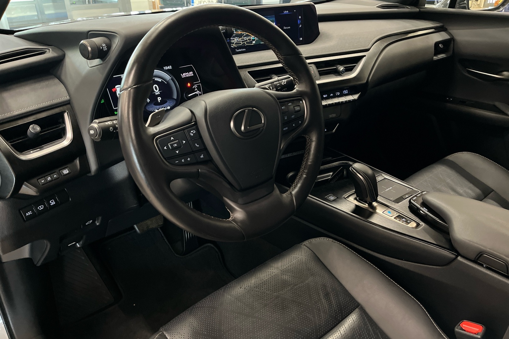 LEXUS UX 2022