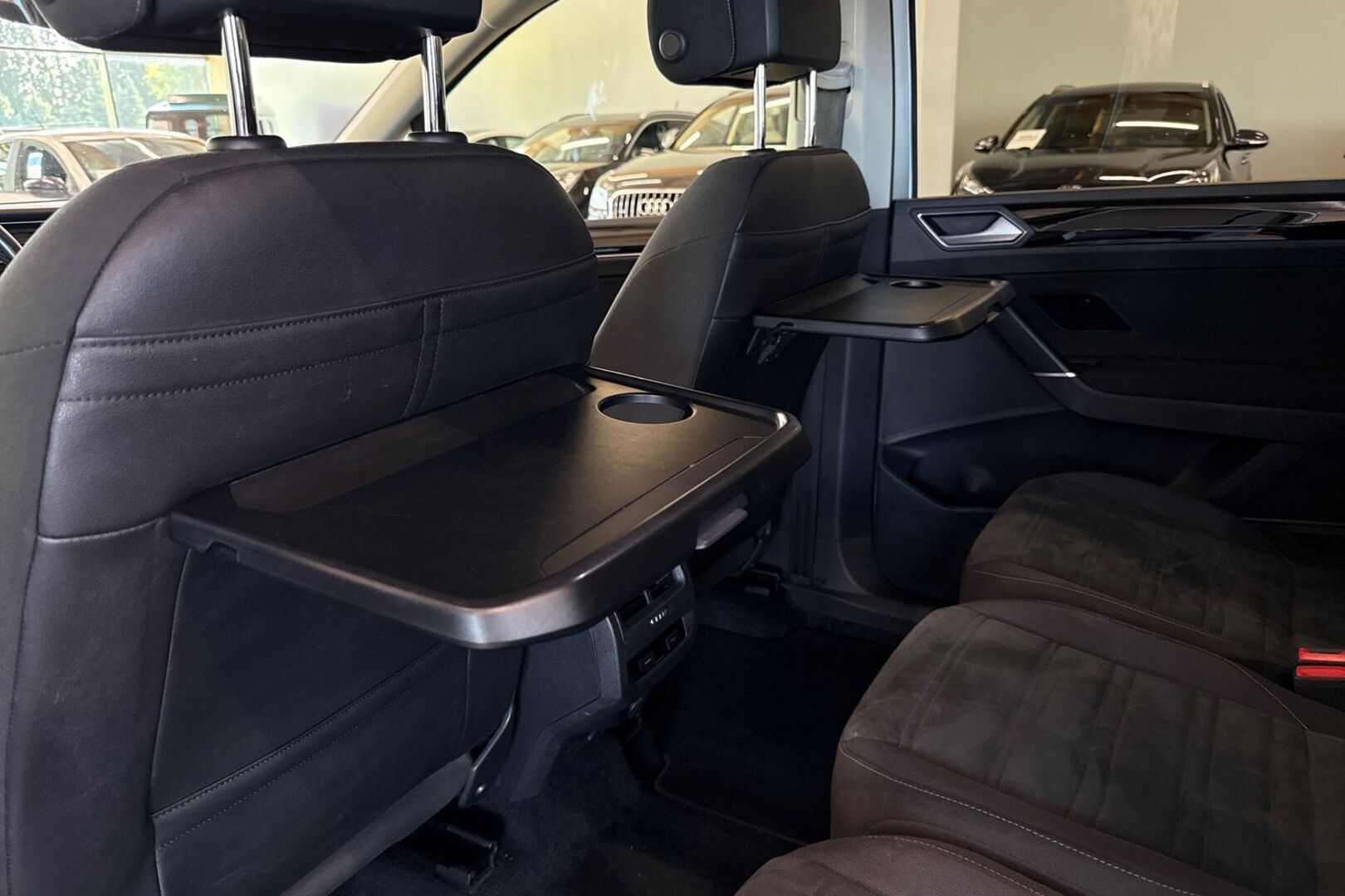 VOLKSWAGEN Touran 2016