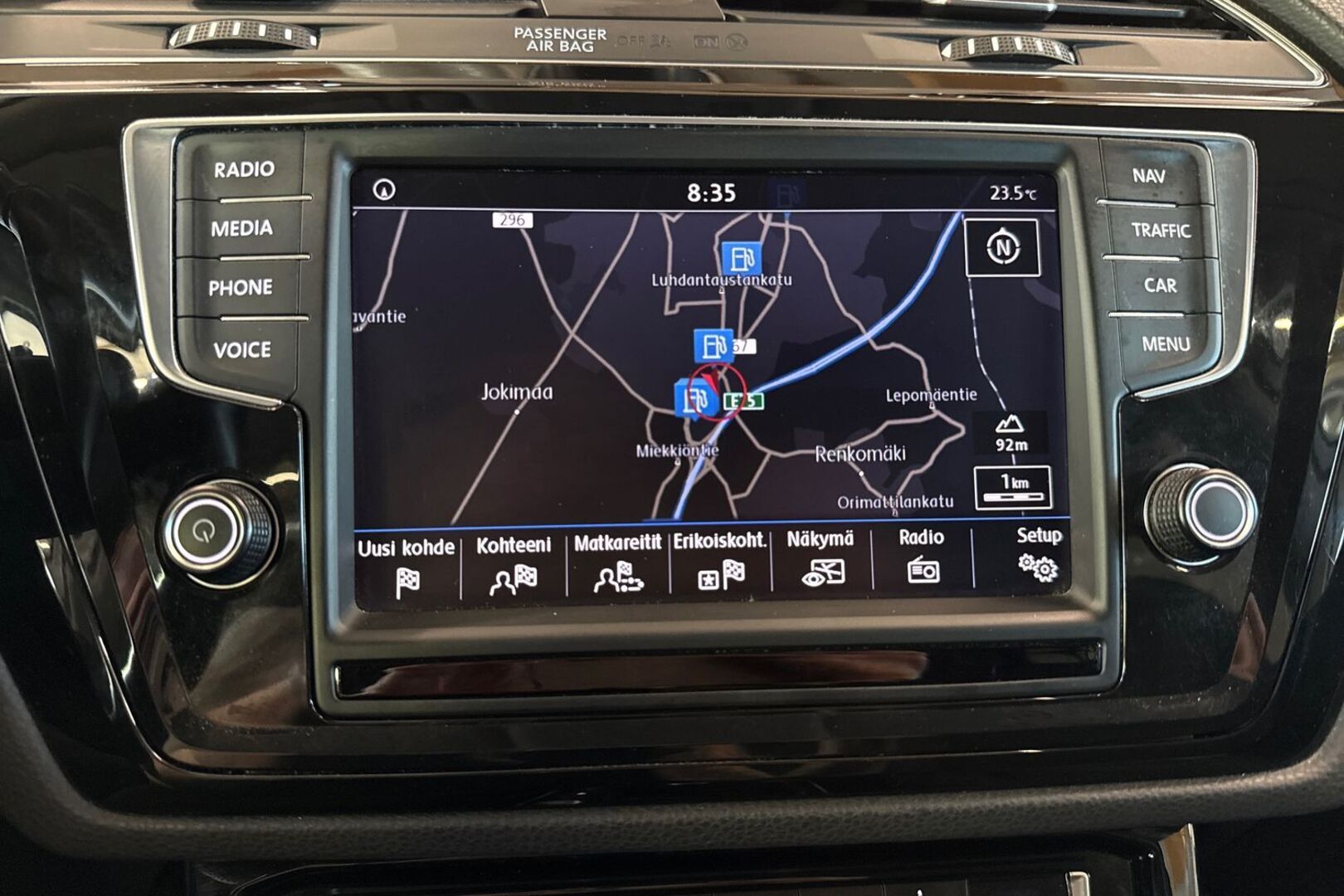 VOLKSWAGEN Touran 2016