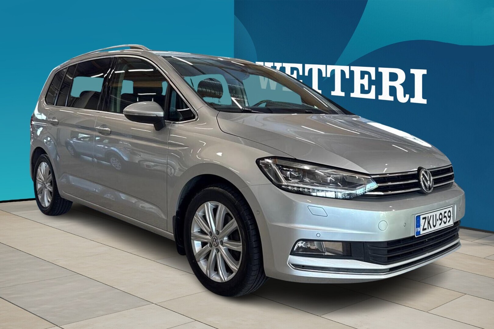 VOLKSWAGEN Touran 2016