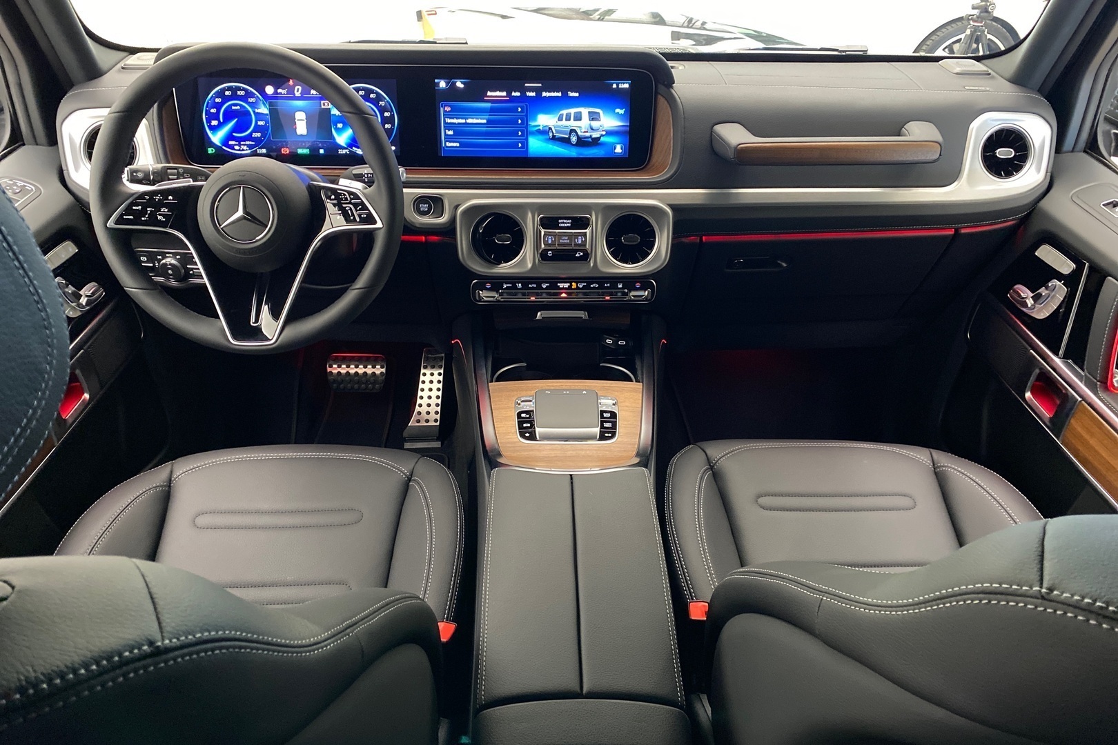 MERCEDES-BENZ G 2025