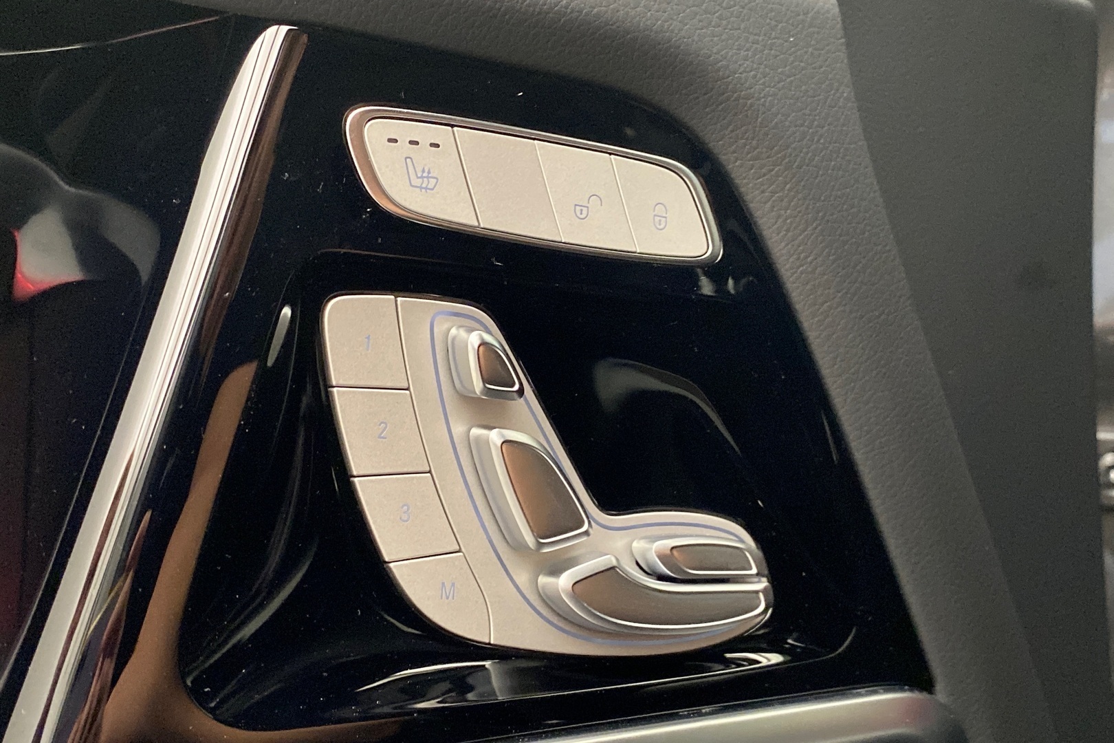 MERCEDES-BENZ G 2025