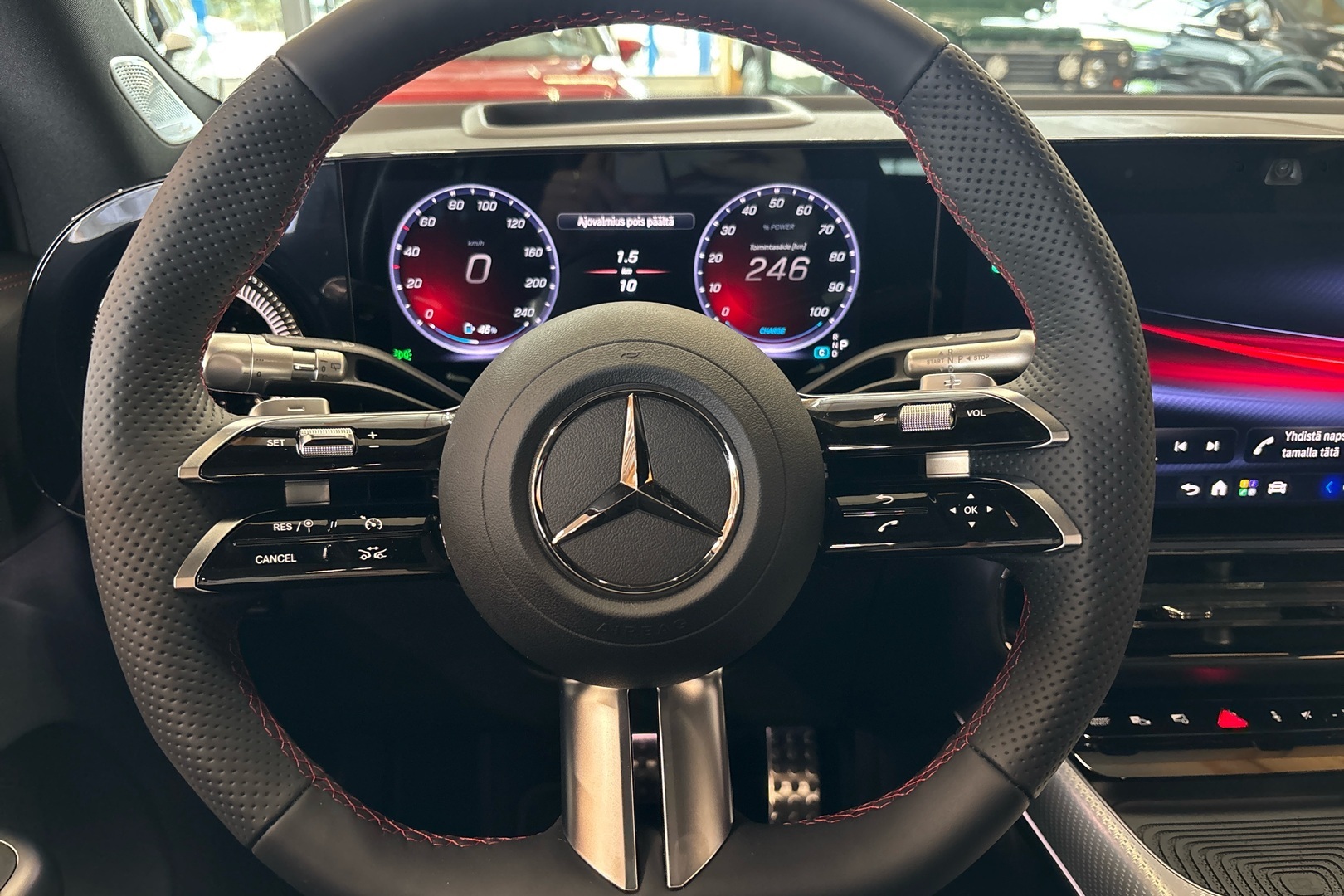 MERCEDES-BENZ GLB 2026