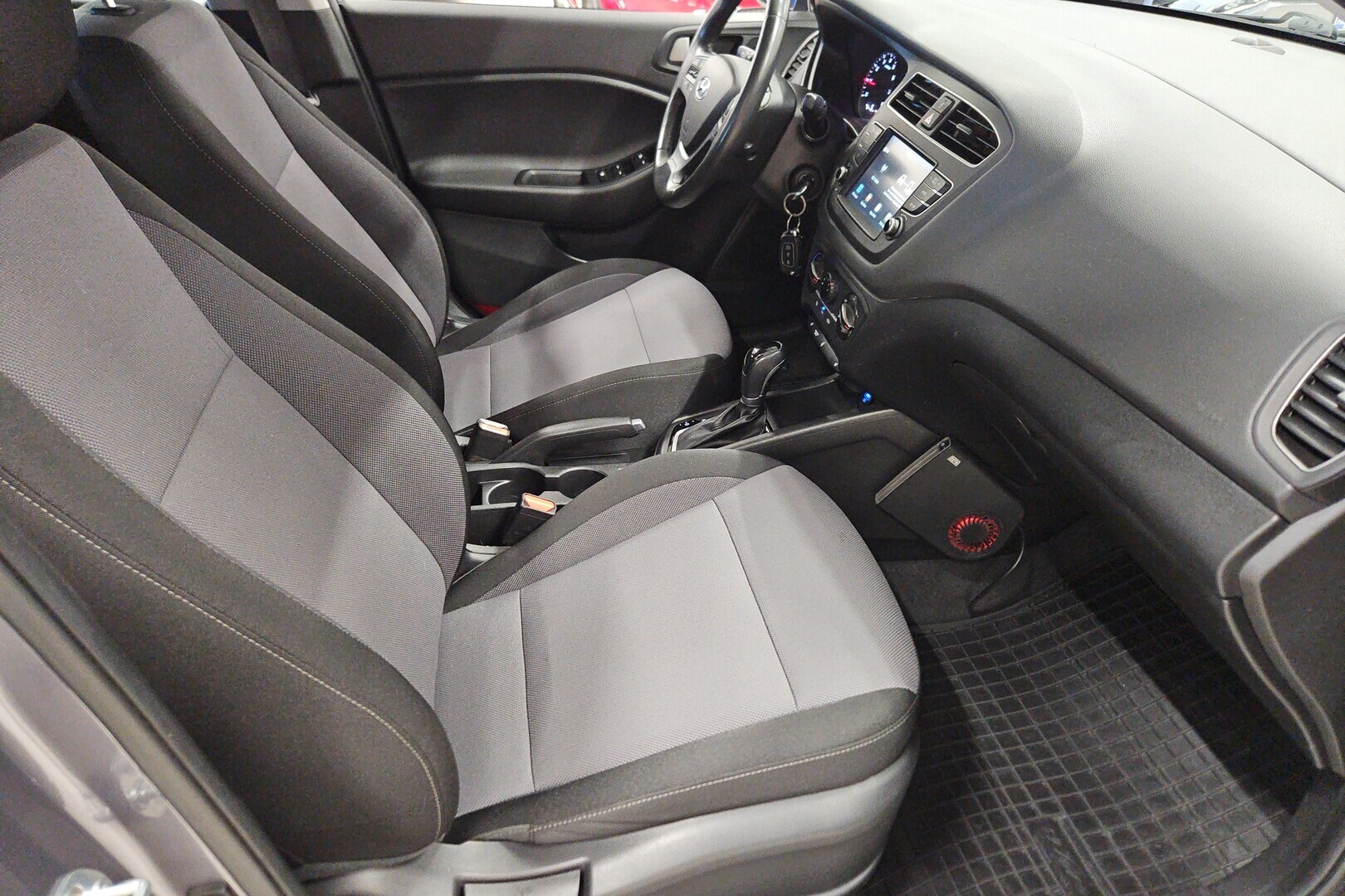 HYUNDAI i20 Hatchback 2018