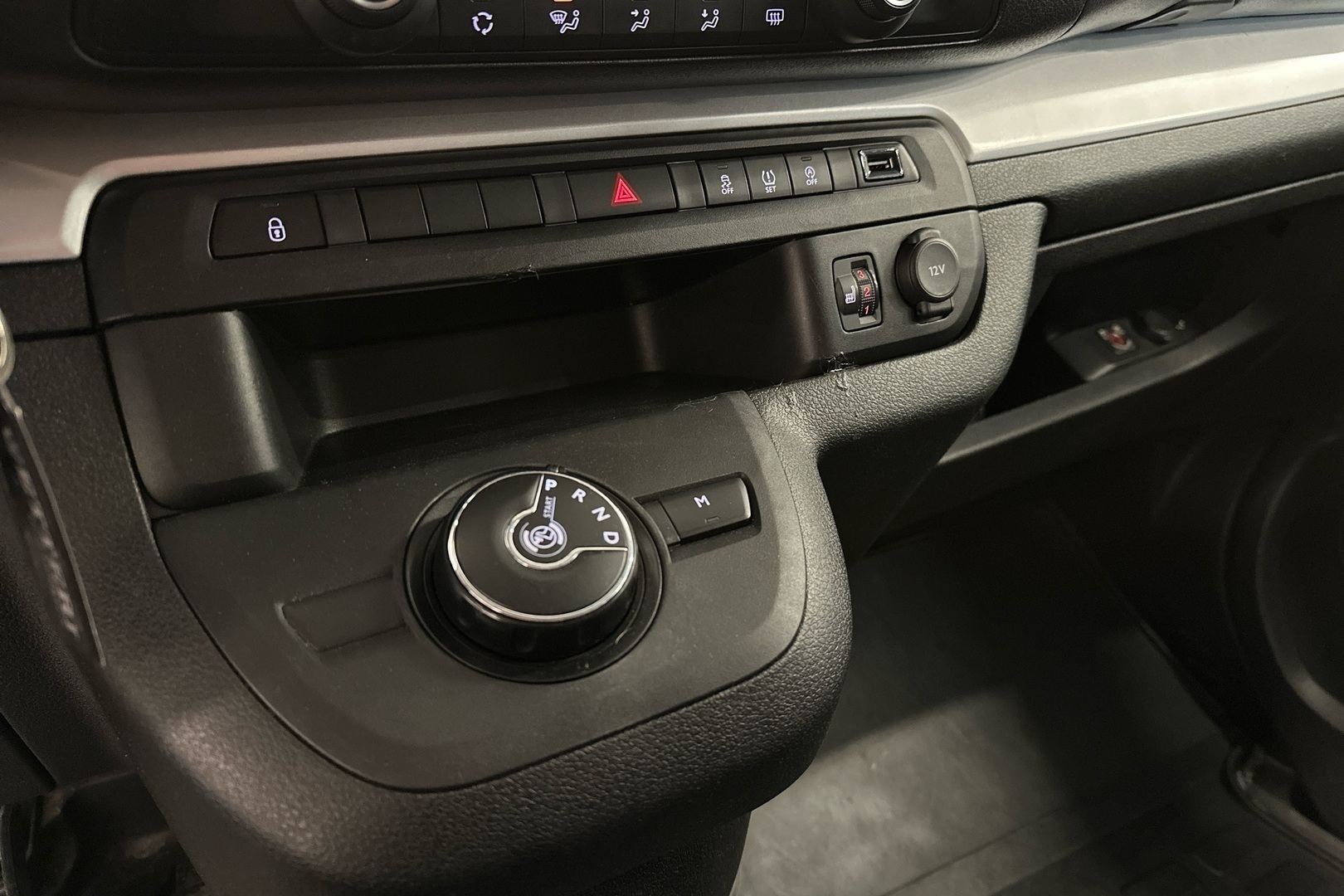 PEUGEOT Traveller 2018