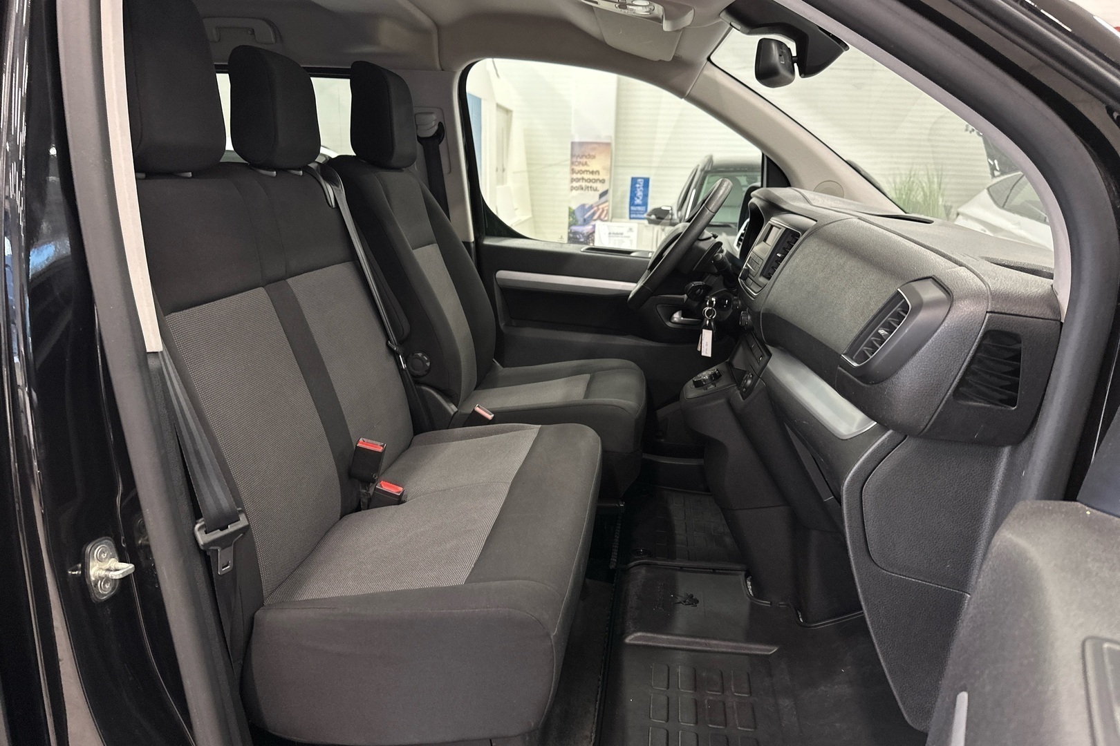 PEUGEOT Traveller 2018