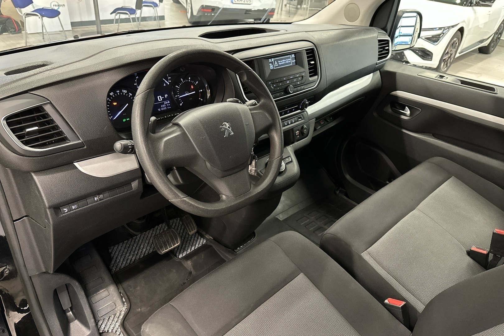 PEUGEOT Traveller 2018