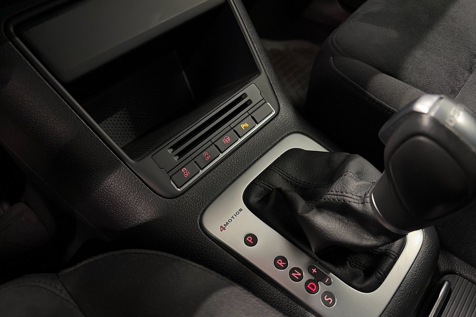 VOLKSWAGEN Tiguan 2015