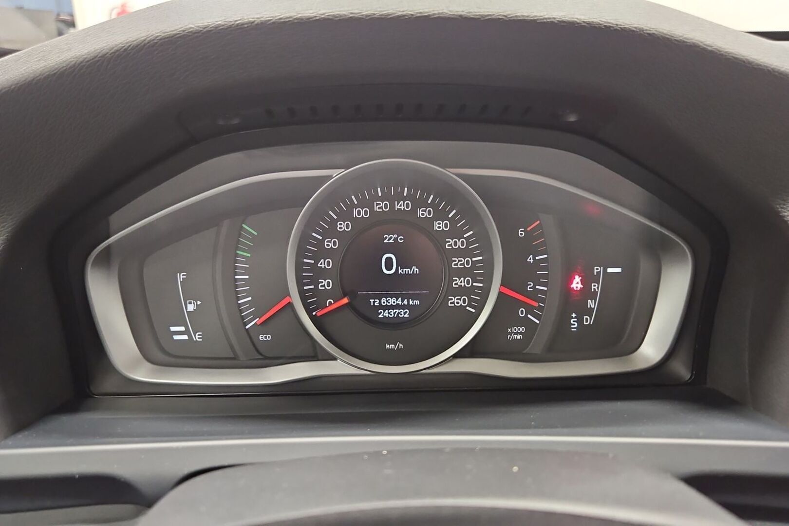 VOLVO V60 2016