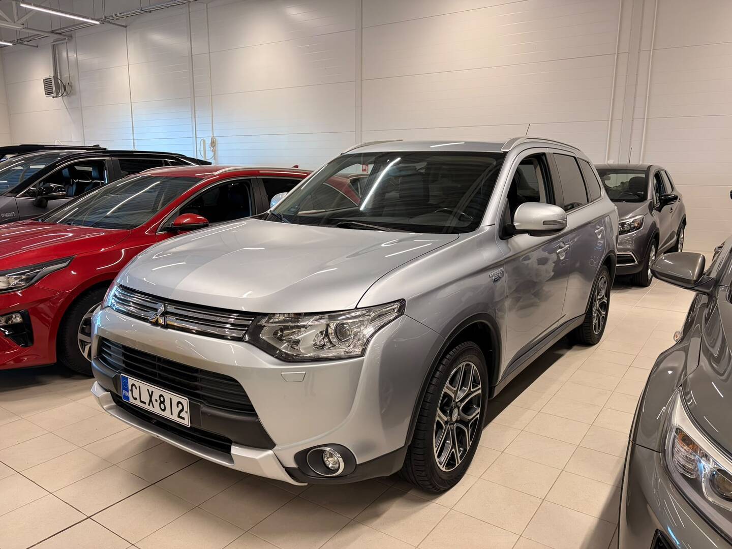 MITSUBISHI Outlander PHEV 1